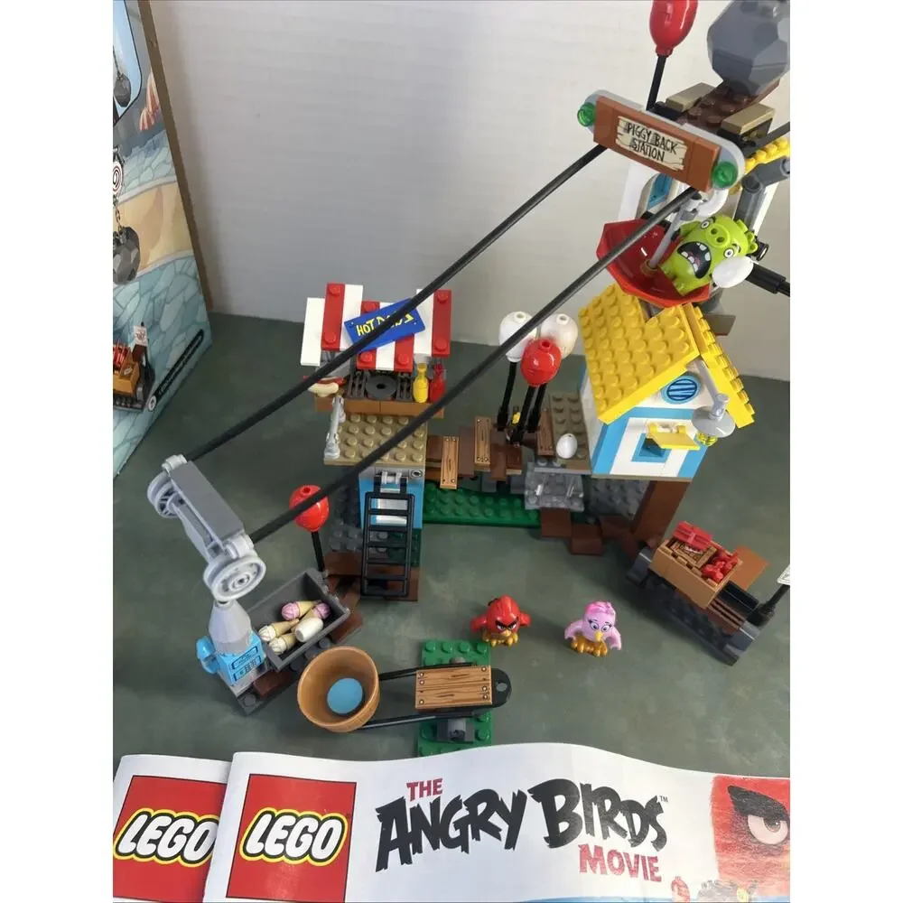 LEGO Angry Birds Movie 75824 Pig City Teardown Complete Retired 386 Pieces